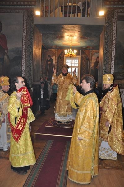 Епископ Боярский Феодосий совершил Божественную литургию в Неделю 22-ю по Пятидесятнице