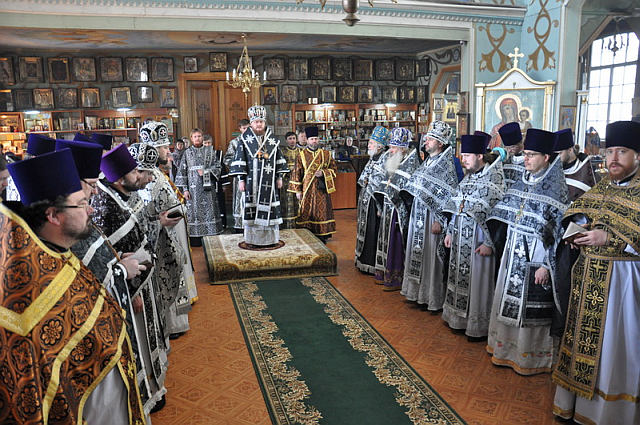 Состоялись соборная Литургия и общее говение духовенства Оболонского благочиния