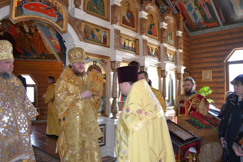 Єпископ Боярський Феодосій звершив Божественну літургію в храмі свт.Іоасафа Білгородського