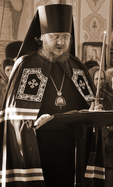 Епископ Боярский Феодосий совершил чтение третьей части Великого покаянного канона в Шевченковском районе столицы