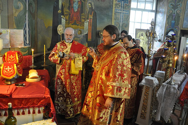 Єпископ Боярський Феодосій звершив Літургію у Світлий Понеділок