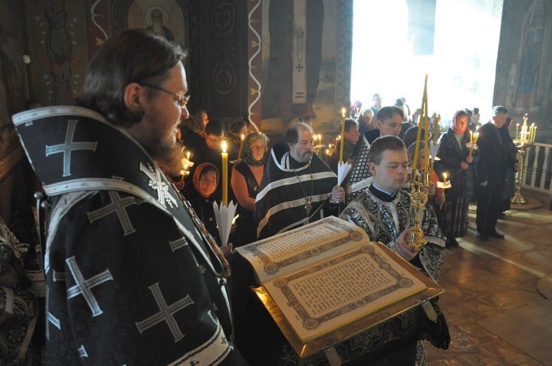 Напередодні Великої П’ятниці єпископ Боярський Феодосій звершив утреню з читанням 12-ти Страсних Євангелій