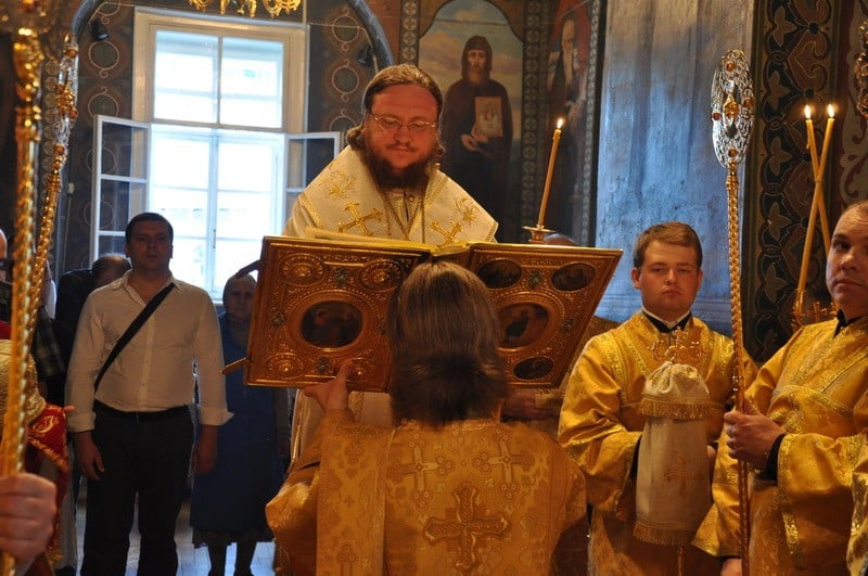 Епископ Боярский Феодосий совершил всенощное бдение Недели 2-й по Пятидесятнице