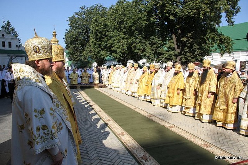 В день пам’яті хрестителя Київської Русі єпископ Боярський Феодосій співслужив Місцеблюстителю Київської митрополичої кафедри у Києво-Печерській Лаврі