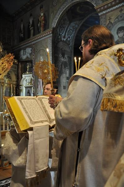 Епископ Боярский Феодосий совершил всенощное бдение накануне Недели 11-й по Пятидесятнице