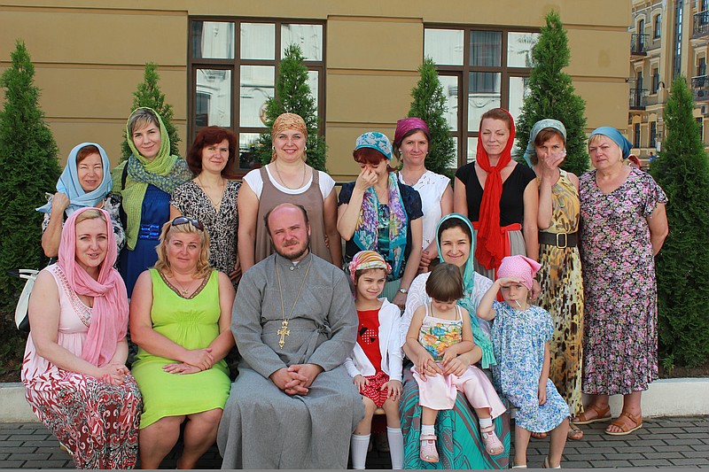 Духовенство кладбищенского благочиния провело сбор помощи для пострадавшего мирного населению востока Украины