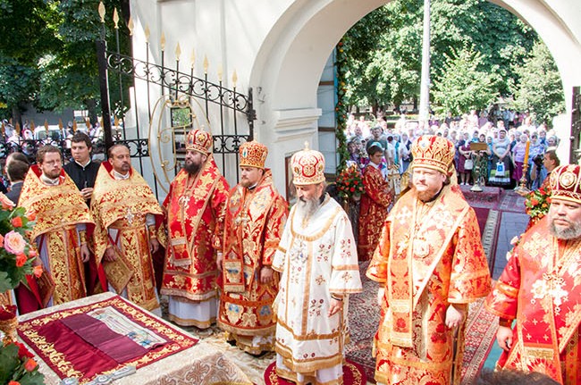 Епископ Боярский Феодосий сослужил Местоблюстителю Киевской митрополичьей кафедры в день престольного праздника Ильинского храма