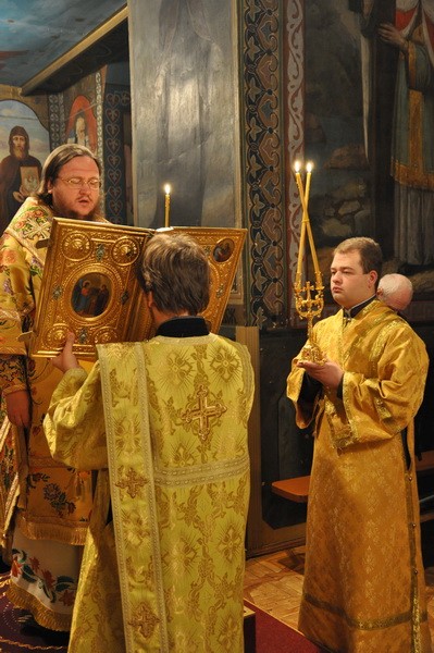 Епископ Боярский Феодосий совершил всенощное бдение накануне Недели 23-й по Пятидесятнице