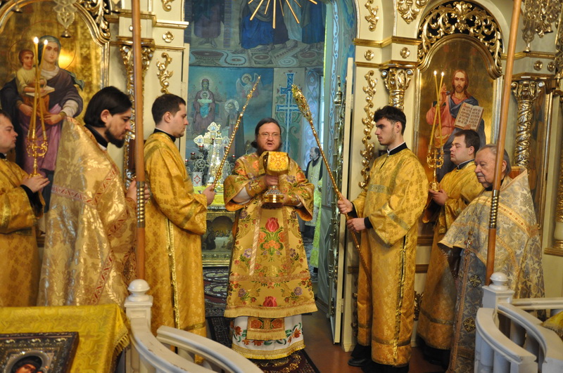 Епископ Боярский Феодосий совершил Литургию в Неделю 23-ю по Пятидесятнице