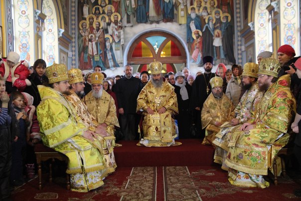 Епископ Боярский Феодосий сослужил Предстоятелю УПЦ в Крестовоздвиженском соборе г.Житомира