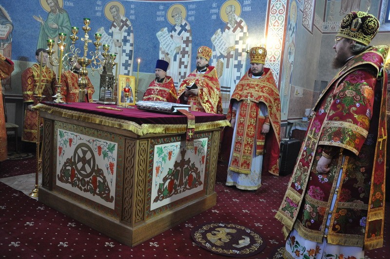 Єпископ Боярський Феодосій очолив богослужіння престольного свята в Єкатерининському храмі на Лук’янівці