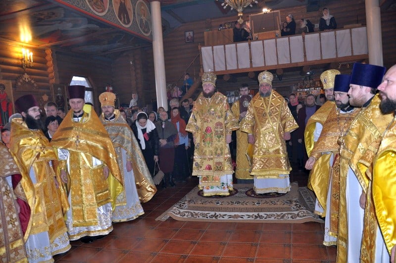 Вікарії Київської Митрополії звершили богослужіння престольного свята храму Іоасафа Бєлгородського