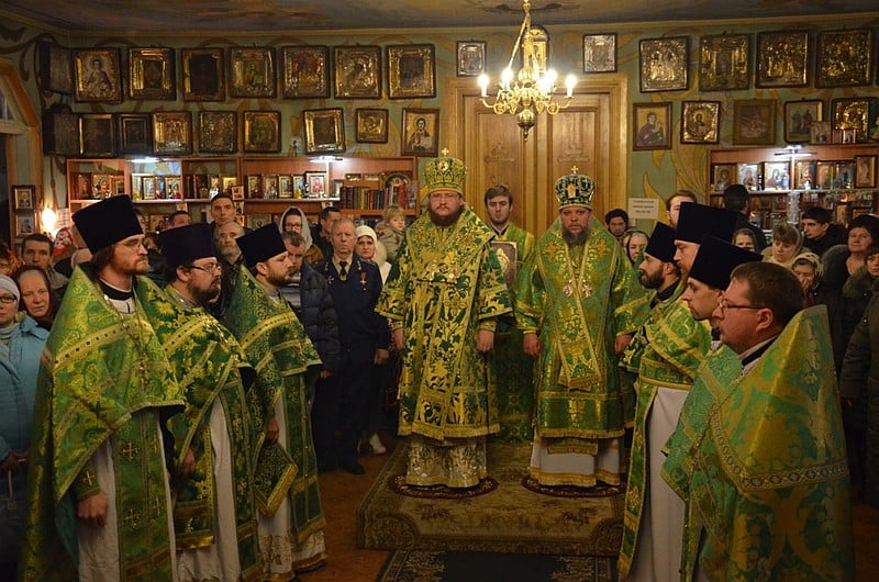 Викарий Киевской Митрополии епископ Боярский Феодосий возглавил богослужение престольного праздника в храме Оболонского благочиния