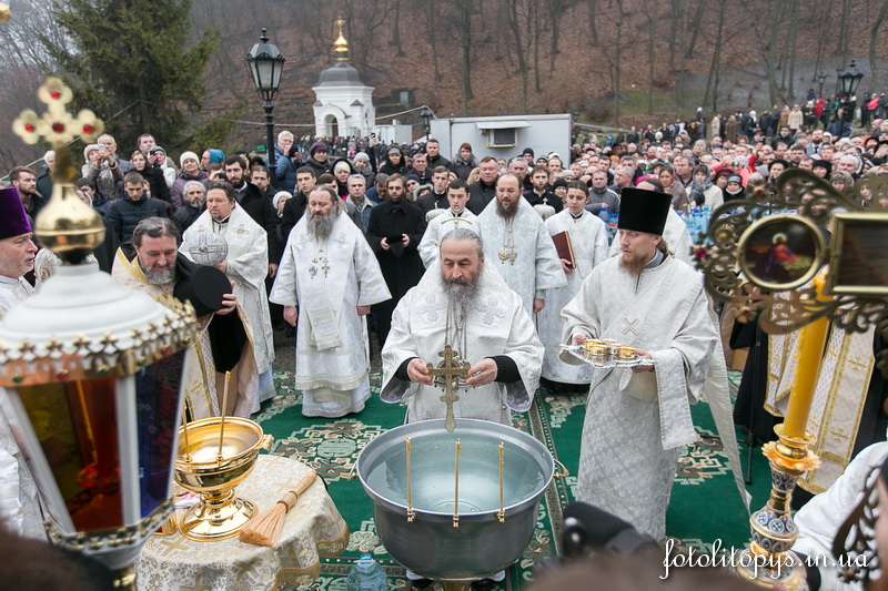 У свято Хрещення Господнього Предстоятель звершив Божественну Літургію та чин Великого освячення води у Києво-Печерській Лаврі