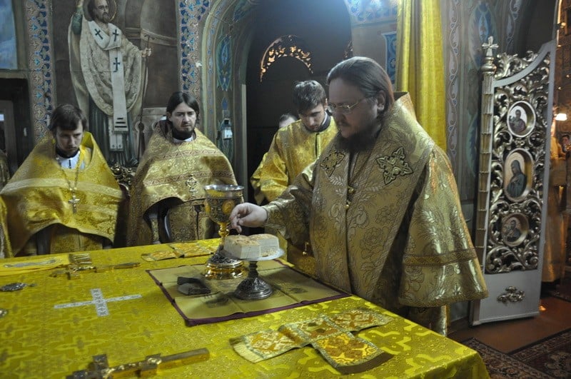 Єпископ Боярський Феодосій звершив Літургію в Неділю сиропусну