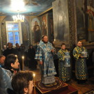 Епископ Боярский Феодосий совершил утреню с чтением акафиста Пресвятой Богородице