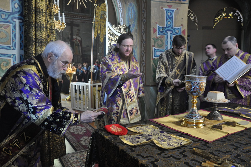 Єпископ Боярський Феодосій звершив Літургію в Великий Четвер