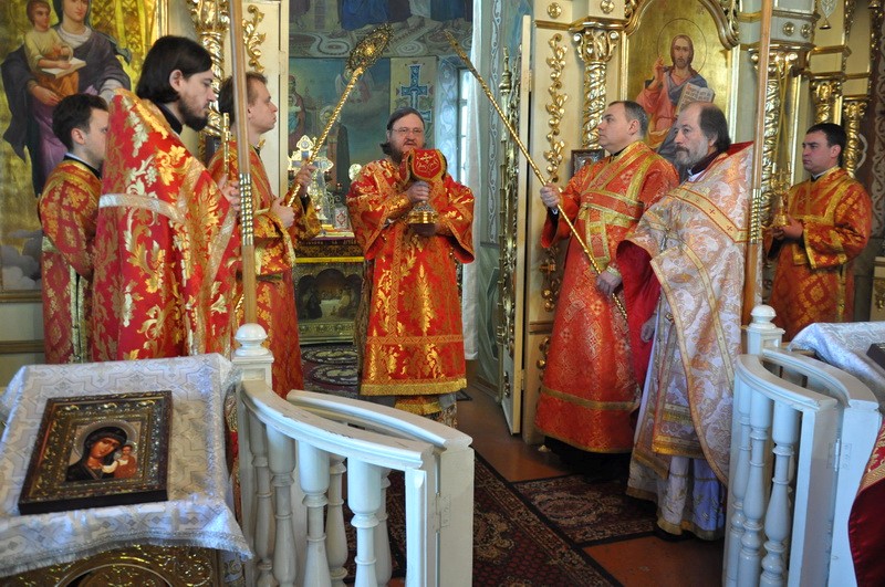 Епископ Боярский Феодосий совершил Литургию в Неделю 3-ю по Пасхе, святых Жен-мироносиц