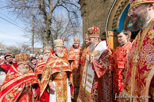 Єпископ Боярський Феодосій співслужив Предстоятелю на храмовому ювілеї с.Зазимʼя