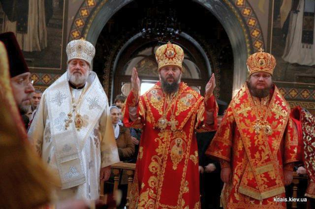 Епископ Боярский Феодосий сослужил Управляющему делами УПЦ в Покровском монастыре г.Киева