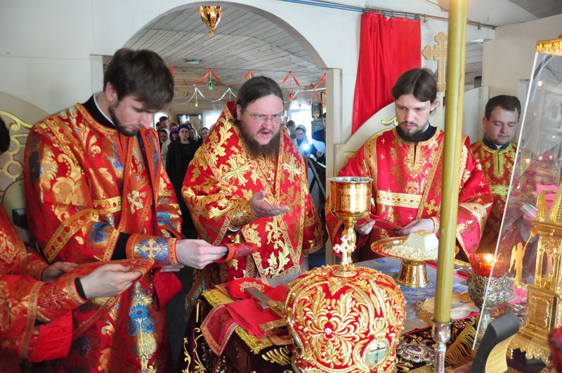 У День Перемоги єпископ Боярський Феодосій очолив Божественну літургію в храмі Бабиного Яру