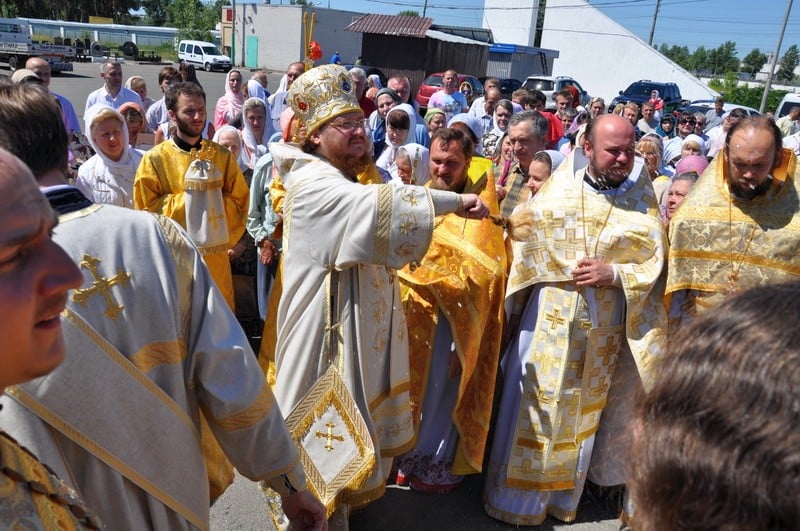 У свято Всіх святих єпископ Боярський Феодосій звершив Літургію та освячення дзвонів у Всіхсвятському храмі столиці