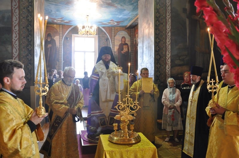 Єпископ Боярський Феодосій звершив всенічне бдіння напередодні дня пам’яті святих апостолів Петра і Павла