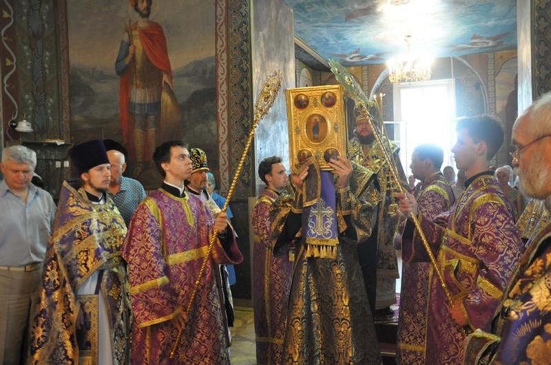 Єпископ Боярський Феодосій звершив Літургію в день свята Походження Чесних Древ Животворящого Хреста Господнього