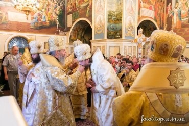 В годовщину интронизации Предстоятеля УПЦ епископ Боярский Феодосий принял участие в торжественной литургии в Киево-Печерской Лавре