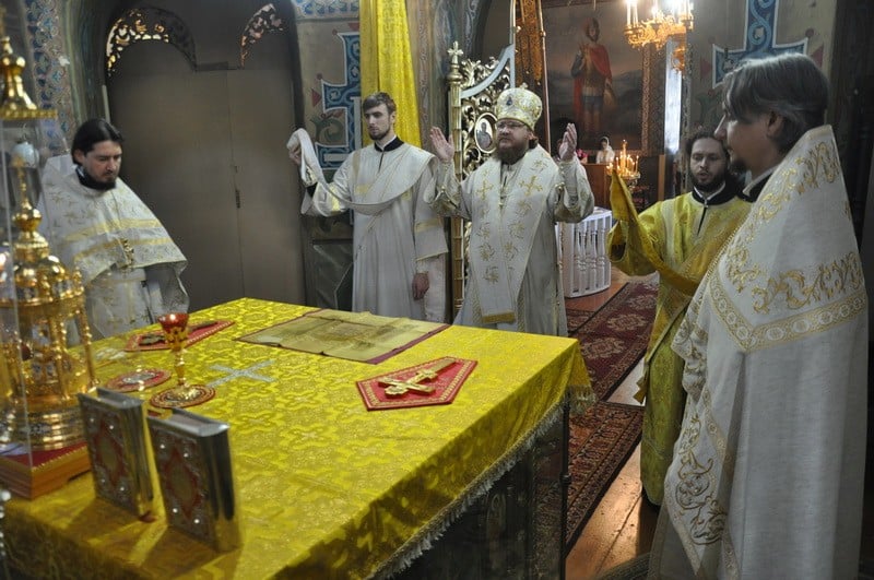 Епископ Боярский Феодосий совершил Литургию в Неделю 16-ю по Пятидесятнице