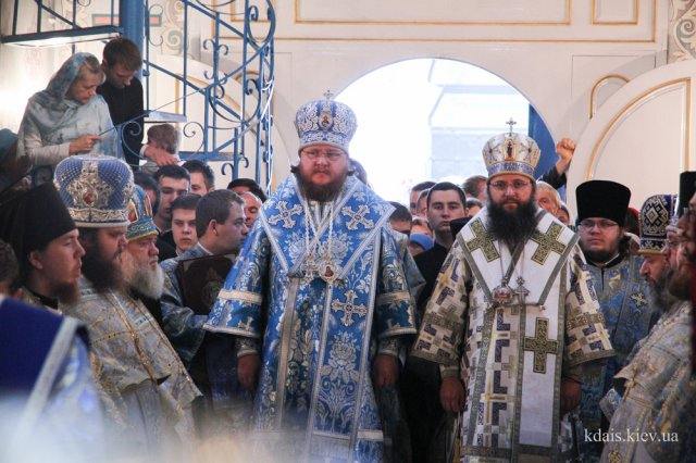 Єпископ Боярський Феодосій очолив престольне свято в Академічному храмі КДАіС