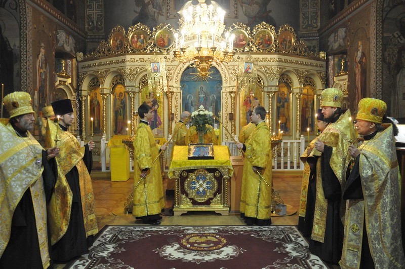 Епископ Боярский Феодосий совершил всенощное бдение накануне Недели 20-й по Пятидесятнице