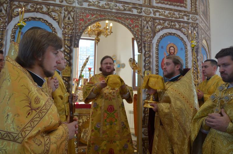 В Неделю 18-ю по Пятидесятнице епископ Боярский Феодосий совершил Божественную Литургию во Введенском Обыденном храме в г.Киеве