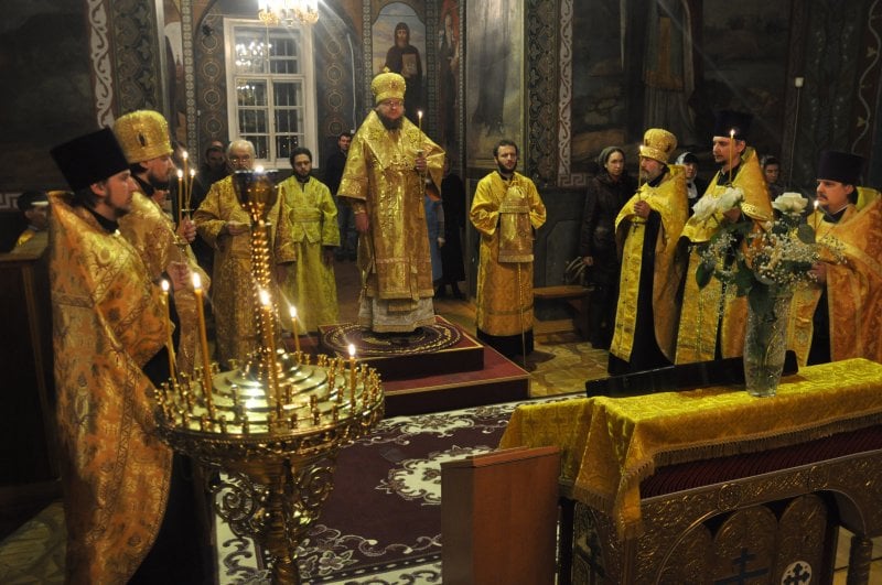Епископ Боярский Феодосий совершил всенощное бдение накануне Недели 24-й по Пятидесятнице