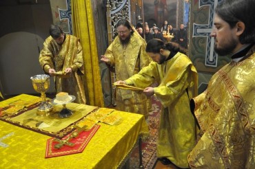 Епископ Боярский Феодосий совершил Литургию в Неделю 30-ю по Пятидесятнице, святых праотец