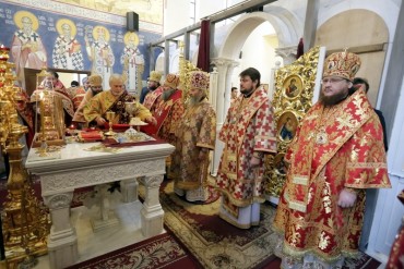 Предстоятель УПЦ совершил Литургию в храме Северного киевского викариатства