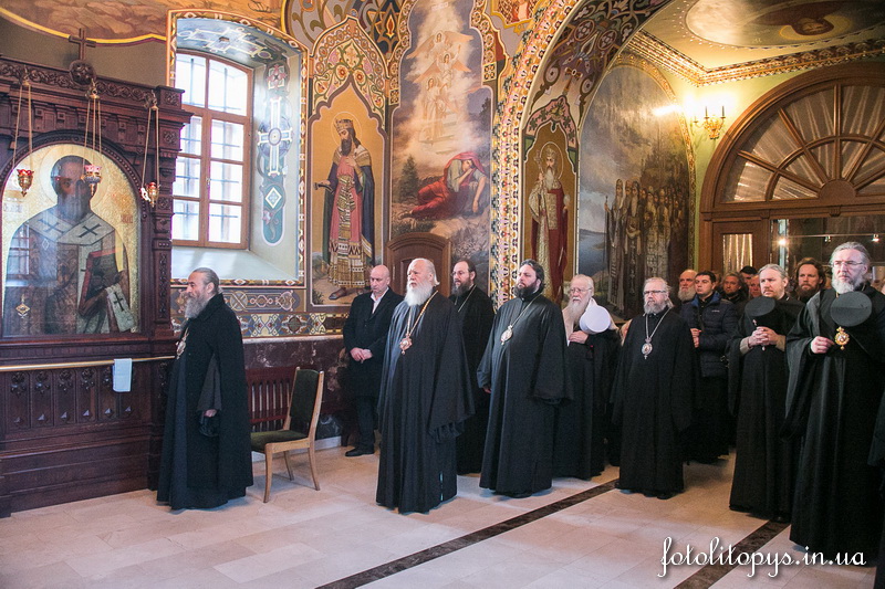 Архиереи УПЦ во главе с Предстоятелем молились в Лавре перед началом работы Священного Синода и Собора епископов