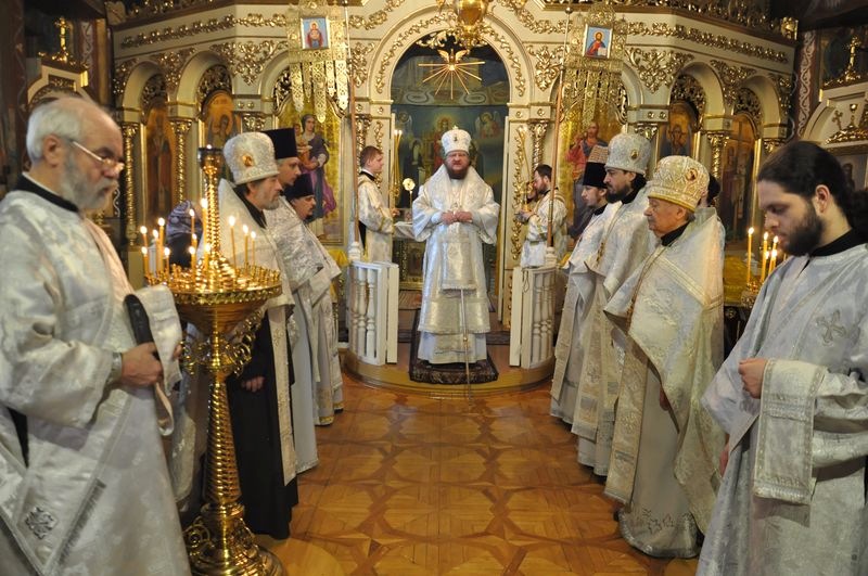 Епископ Боярский Феодосий совершил Литургию в мясопустную родительскую субботу