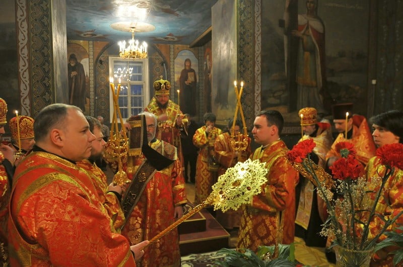 Епископ Боярский Феодосий совершил вечернее богослужение накануне праздника обретения главы Иоанна Предтечи