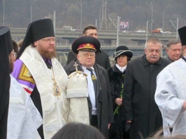 Епископ Феодосий вместе с представителями болгарского дипломатического корпуса почтил память освободителей Болгарии