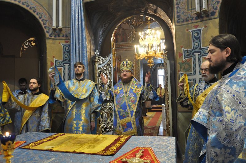 Епископ Боярский Феодосий совершил Литургию в праздник Благовещения Пресвятой Богородицы