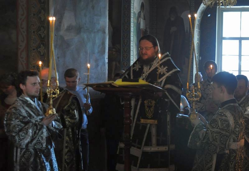 Напередодні Великої П’ятниці єпископ Боярський Феодосій звершив утреню з читанням 12-ти Страсних Євангелій