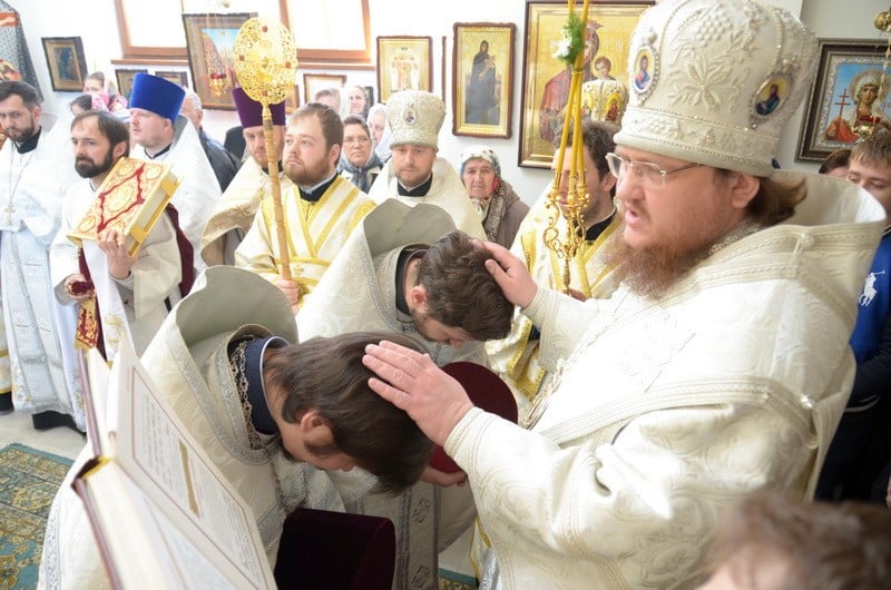 В Лазареву субботу епископ Боярский Феодосий совершил Божественную Литургию во Введенском Обыденном храме в г.Киеве