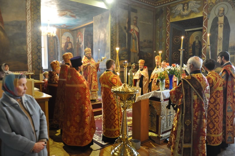 Епископ Боярский Феодосий совершил всенощное бдение Недели 2-й по Пасхе, апостола Фомы