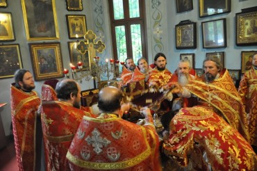 Епископ Боярский Феодосий возглавил богослужение престольного праздника в храме священномученика Макария Киевского