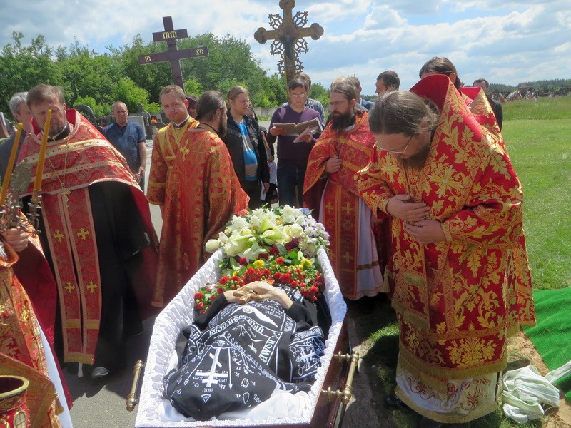 Епископ Боярский Феодосий совершил отпевание схимонахини Веры (Чмыховой)