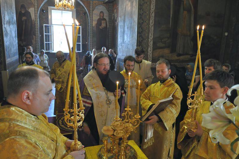 Епископ Боярский Феодосий совершил всенощное бдение накануне дня памяти святых апостолов Петра и Павла