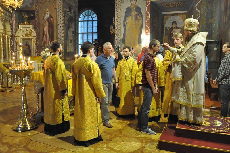Епископ Боярский Феодосий совершил всенощное бдение накануне Недели 3-й по Пятидесятнице