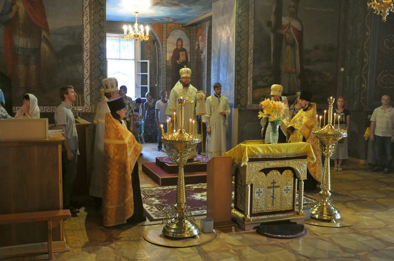 Епископ Боярский Феодосий совершил всенощное бдение накануне Недели 2-й по Пятидесятнице