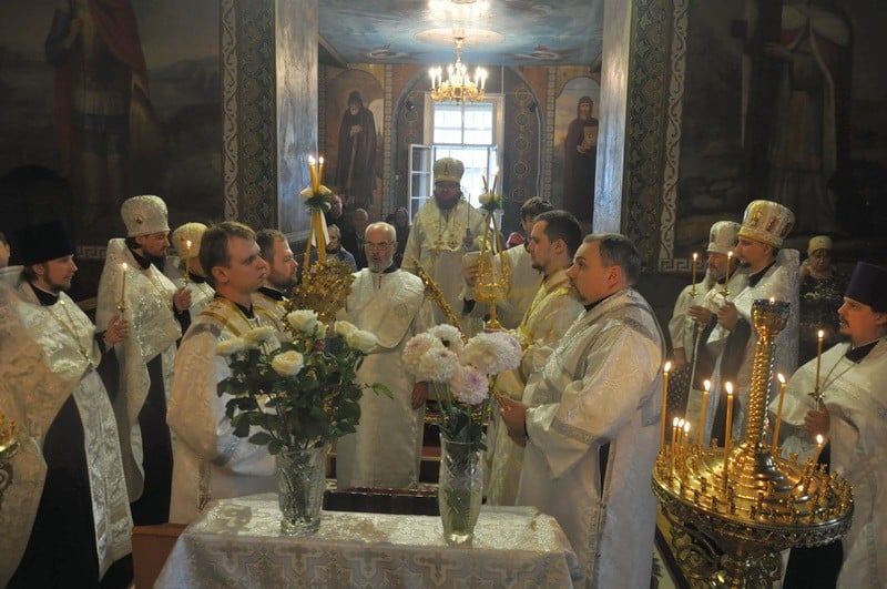 Епископ Боярский Феодосий совершил всенощное бдение накануне праздника Преображения Господня